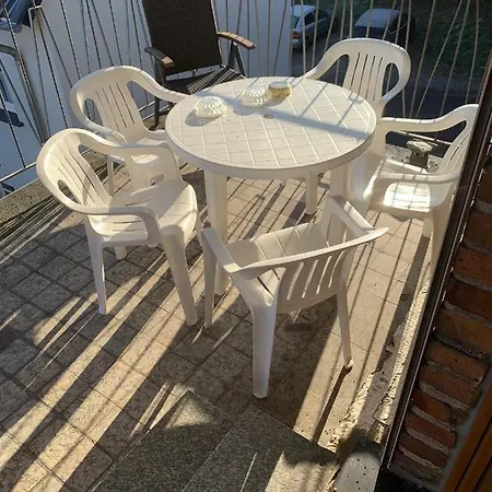 Πανσιόν Fuer Monteure *