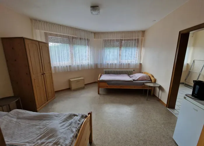 Fuer Monteure בית הארחה Niederzissen