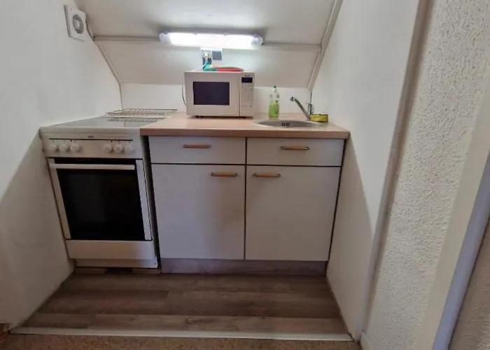 Fuer Monteure בית הארחה 3*