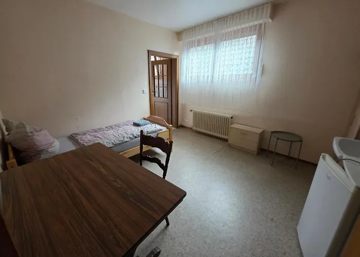 Fuer Monteure בית הארחה Niederzissen